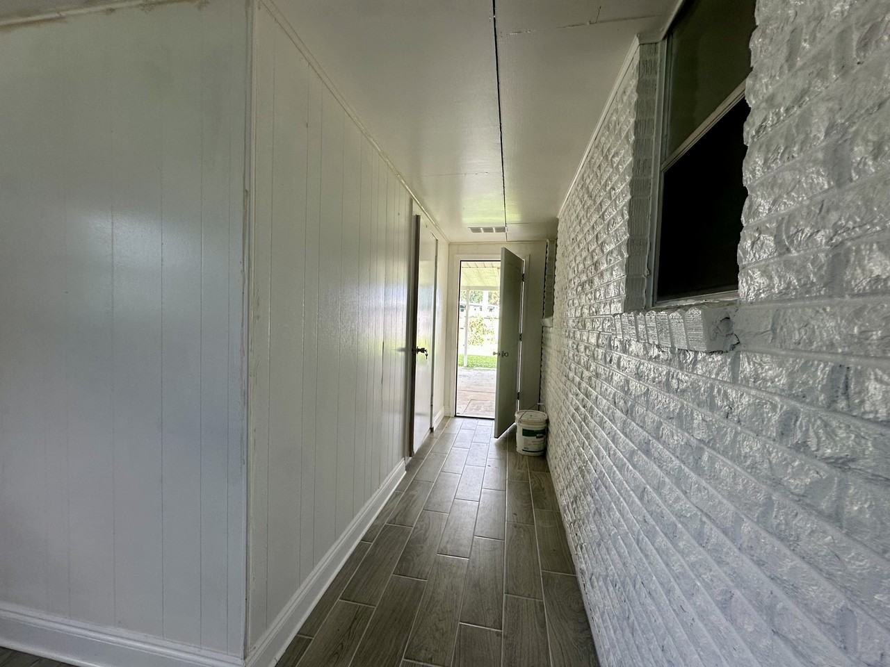 1752 Diane Dr - Photo 3 of 18