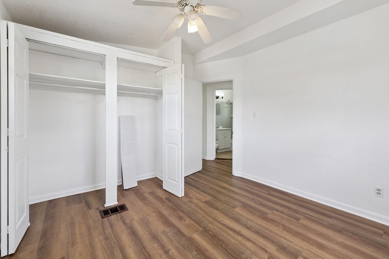 10543 117th Dr #1 - Photo 3 of 21