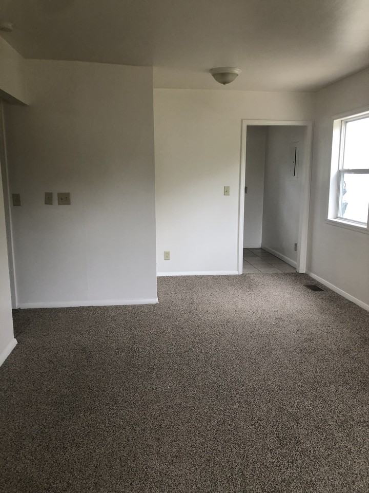 4375 Catalina Avenue - Photo 7 of 13