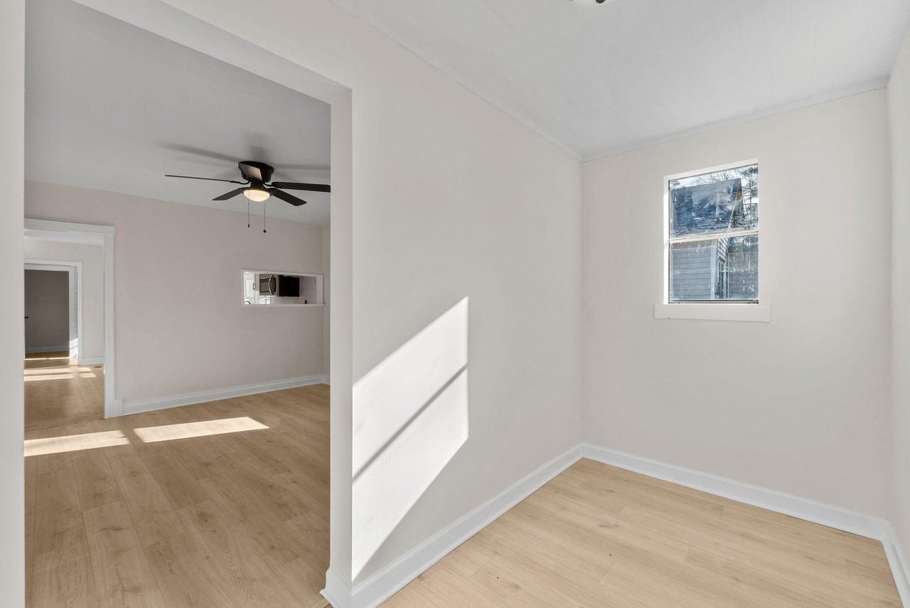 2833 Hazel St - Photo 2 of 20