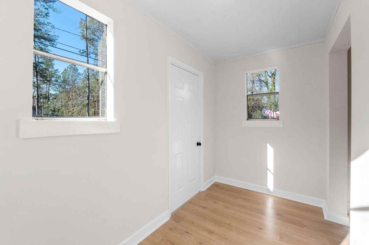 2833 Hazel St - Photo 3 of 20