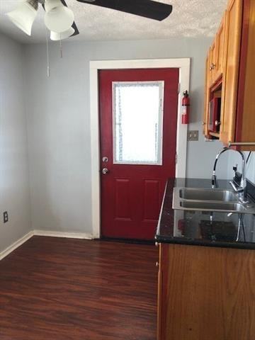 506 Lafayette St - Photo 6 of 11