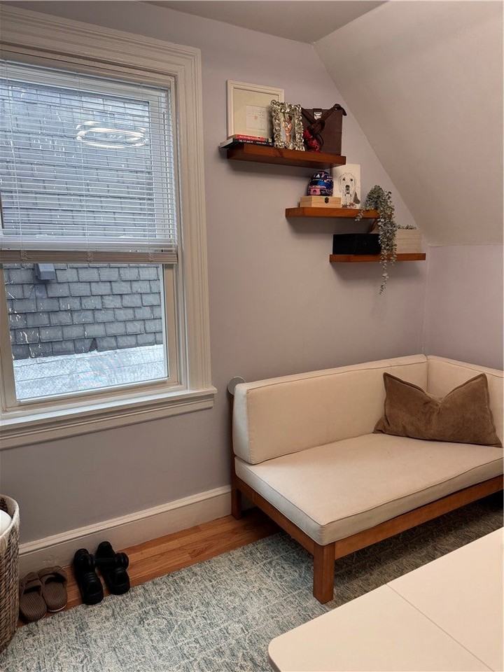93 Chapin Ave - Photo 2 of 36