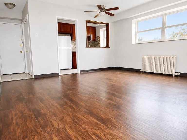 290 WEST COLLEGE STREETAPT A-6 #A06 - Photo 2 of 11