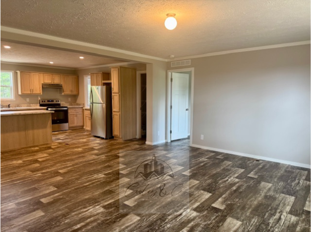 73 Maple Tree Ln #1 - Photo 4 of 22