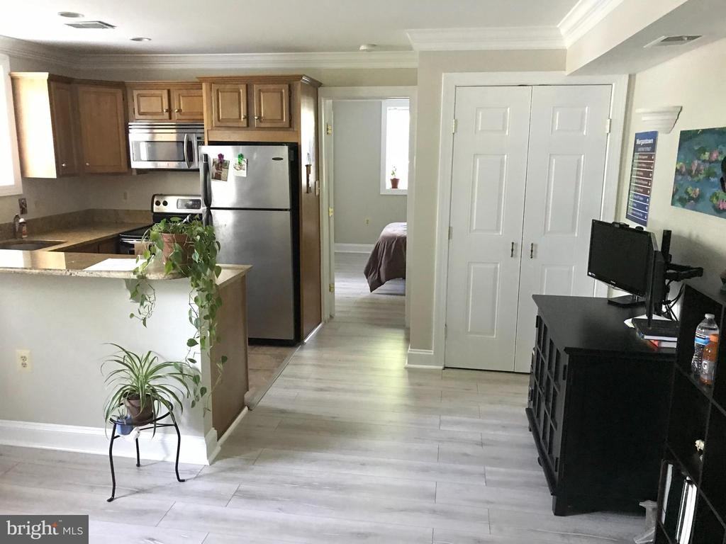 1219 Oronoco St ##102 - Photo 4 of 25