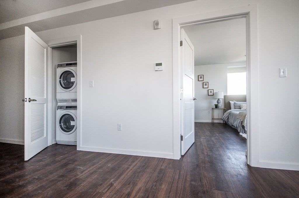 70 Parker Hill Ave - Photo 5 of 15