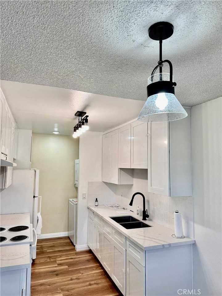 3424 Pueblo Ave - Photo 2 of 27
