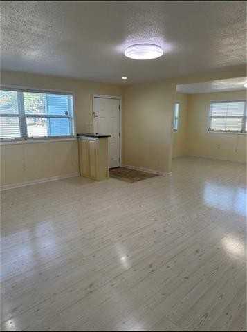 517 Diplomat St - Photo 5 of 20