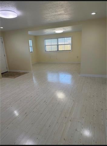 517 Diplomat St - Photo 6 of 20