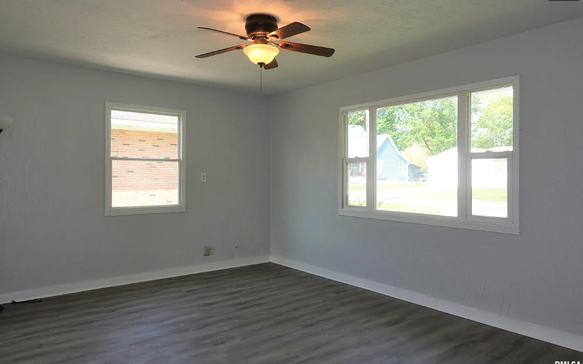 1118 Monroe St #1 - Photo 4 of 8