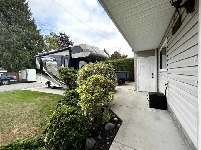 4531 47 St #A - Photo 2 of 20