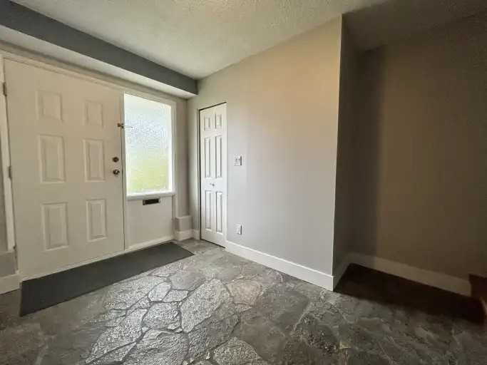4531 47 St #A - Photo 3 of 20
