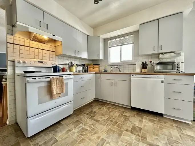 4531 47 St #A - Photo 6 of 20