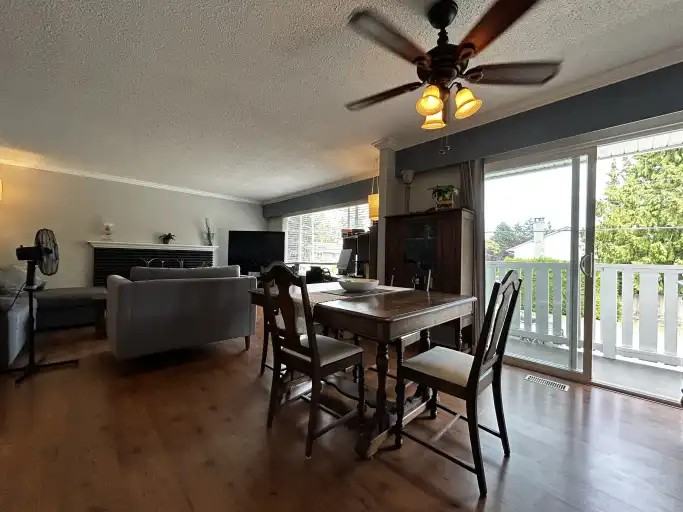 4531 47 St #A - Photo 7 of 20