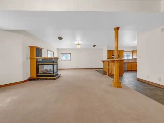 5945 Lasalle St - Photo 4 of 9