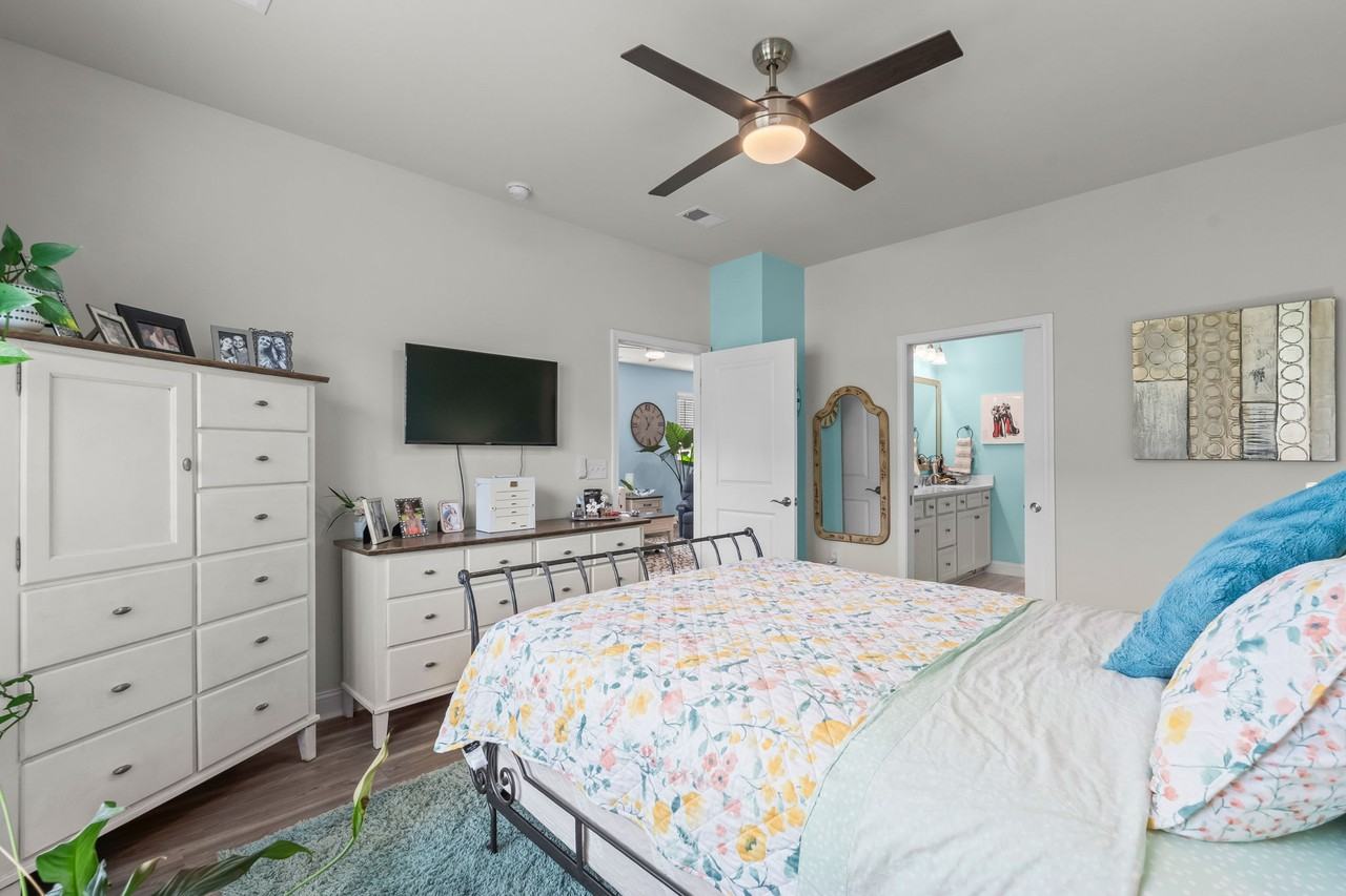 6041 Campanella St #1 - Photo 7 of 11