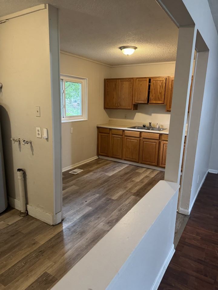3502 Sw Kirklawn Ave #1 - Photo 3 of 10
