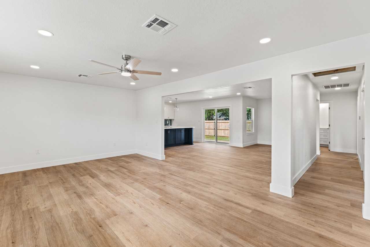 2701 Macarthur Dr #1 - Photo 5 of 10