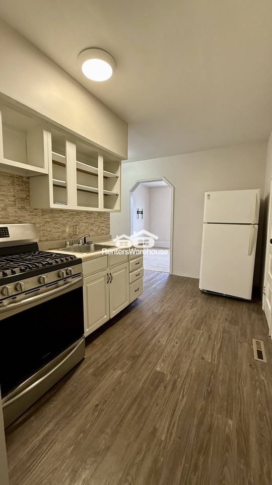 935 Sims Ave #3 - Photo 3 of 20