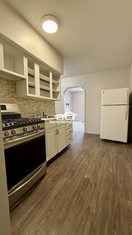935 Sims Ave #3 - Photo 4 of 20