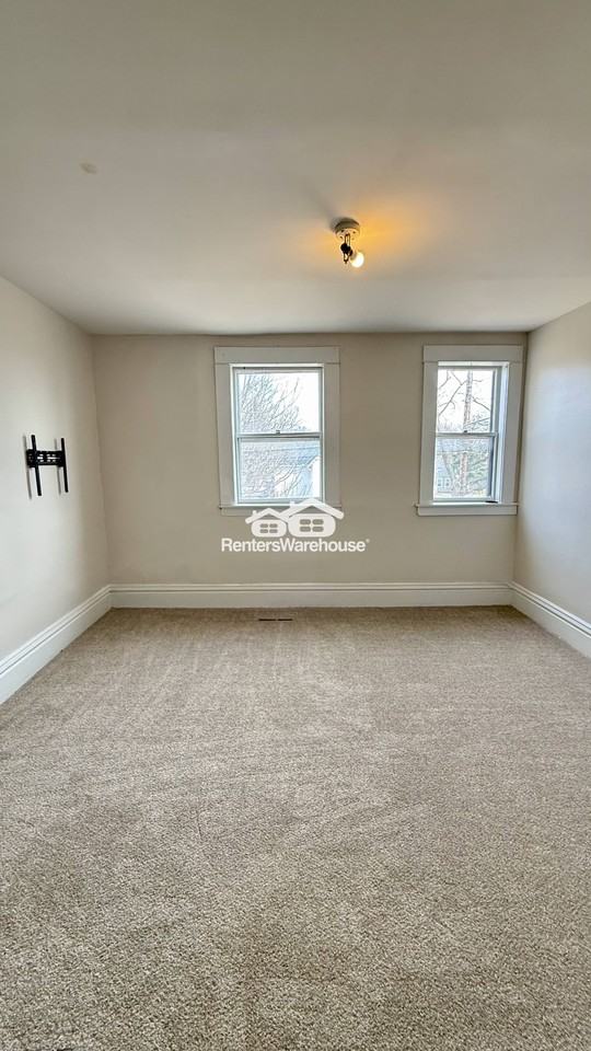 935 Sims Ave #3 - Photo 7 of 20