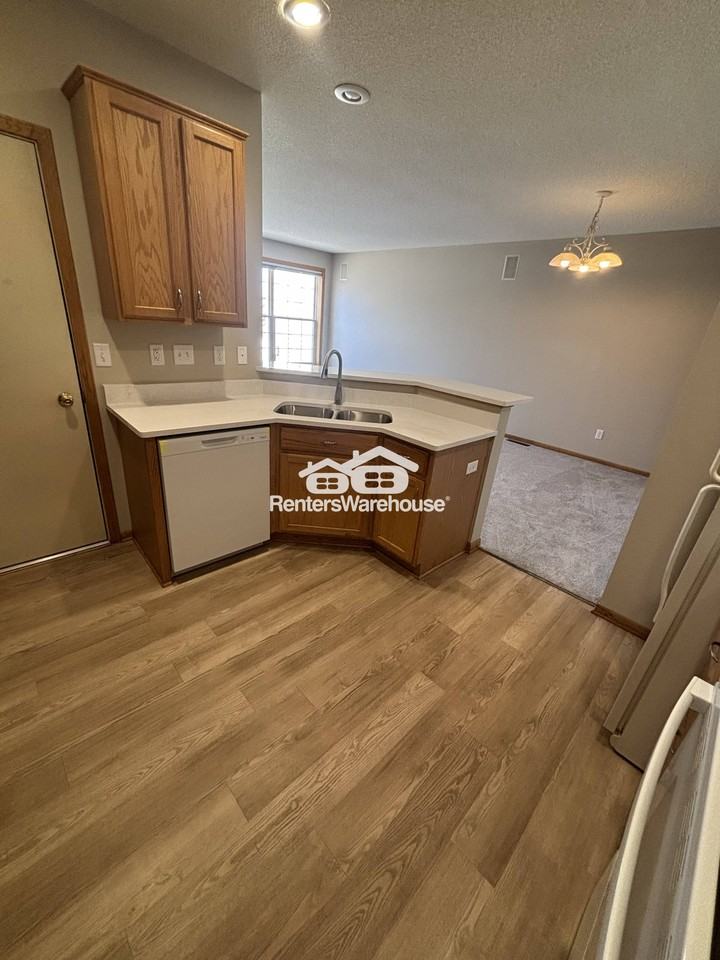 1905 Wildflower Ct - Photo 2 of 21