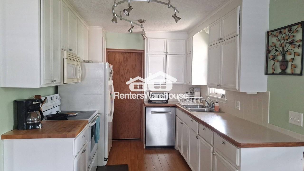 2031 Magoffin Ave - Photo 3 of 27
