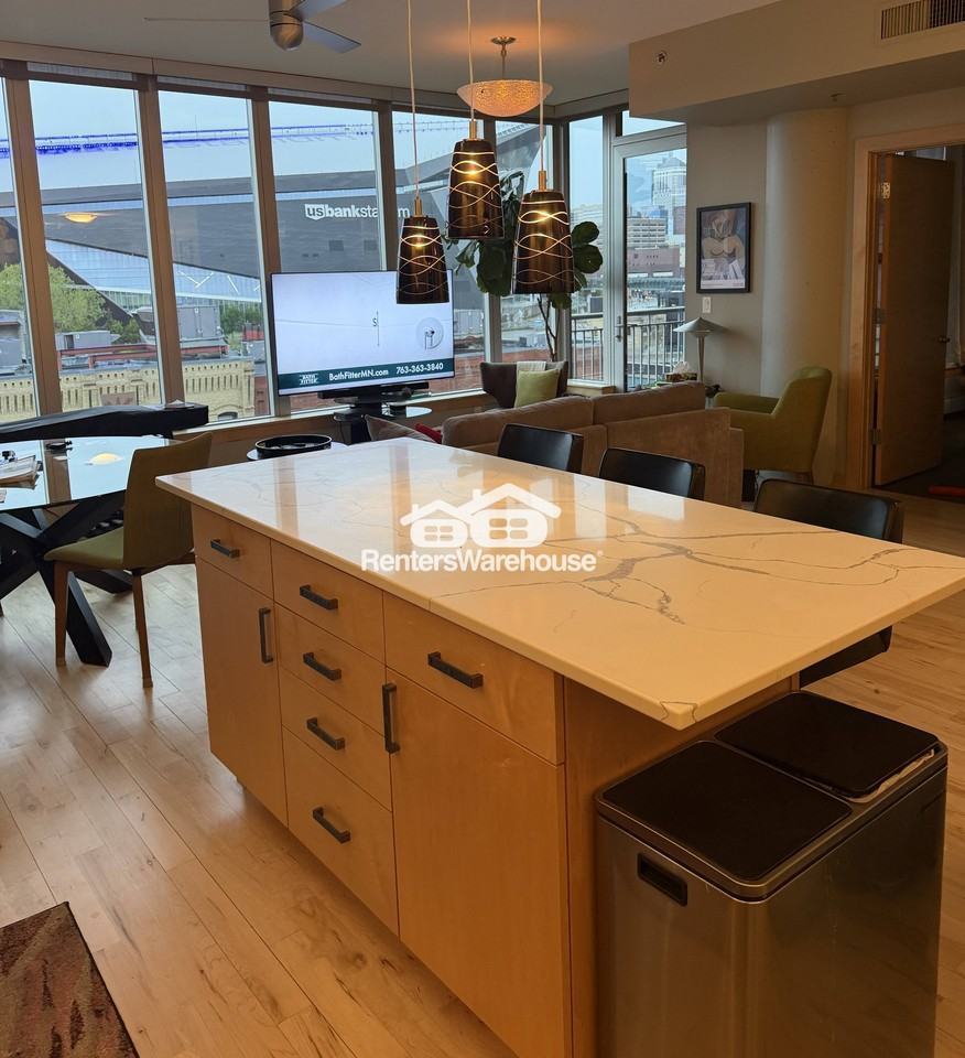215 10th Ave S #632 - Photo 4 of 17