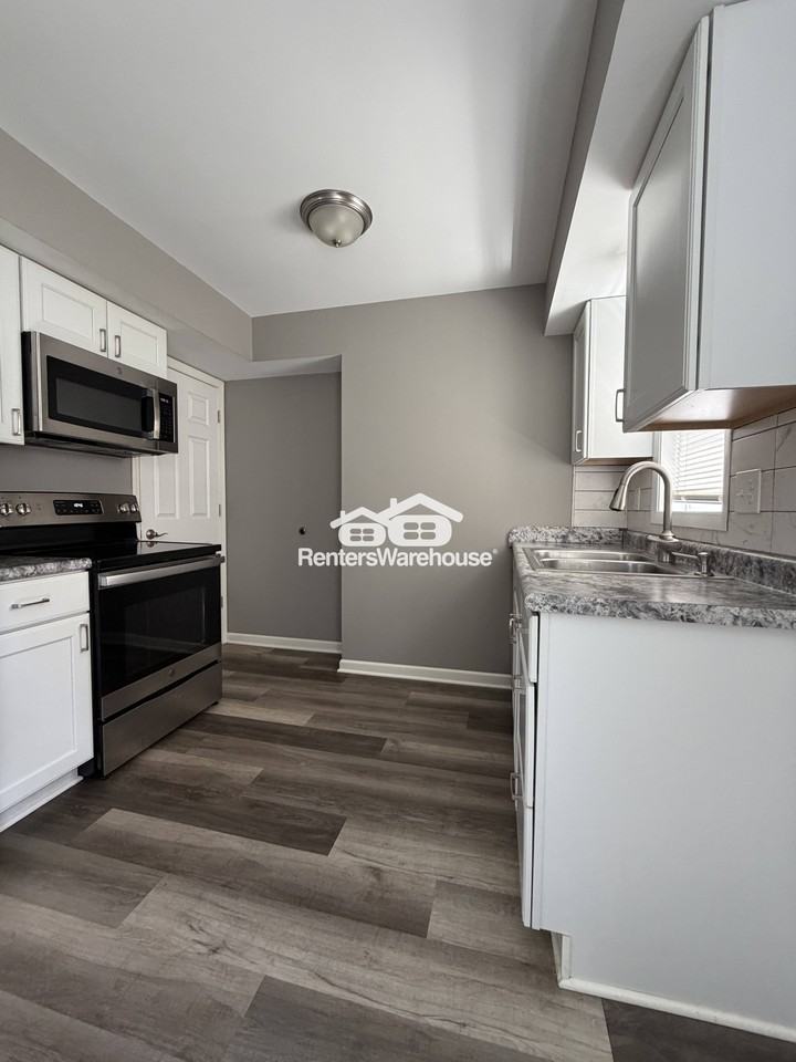 723 Tyler St Ne - Photo 5 of 20