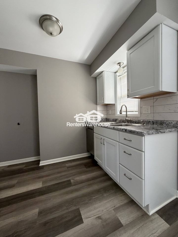723 Tyler St Ne - Photo 6 of 20
