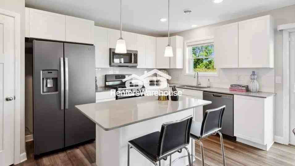 1062 Jubert Dr - Photo 3 of 20