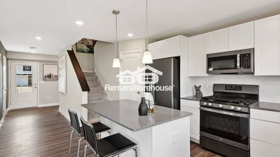 1062 Jubert Dr - Photo 5 of 20