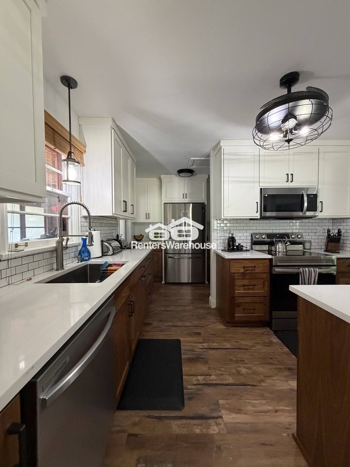 52 West Rd - Photo 3 of 29