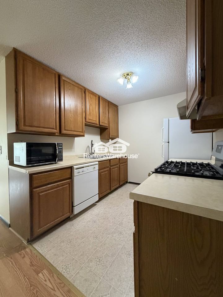 1601 N Innsbruck Dr - Photo 3 of 26
