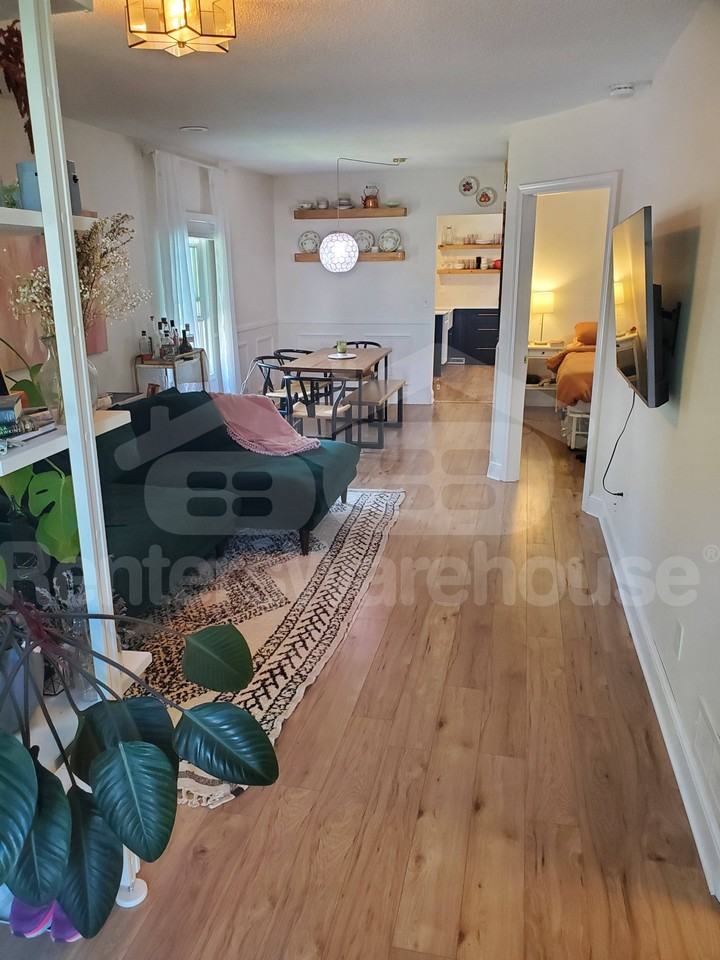 2717 Grand St Ne - Photo 3 of 23