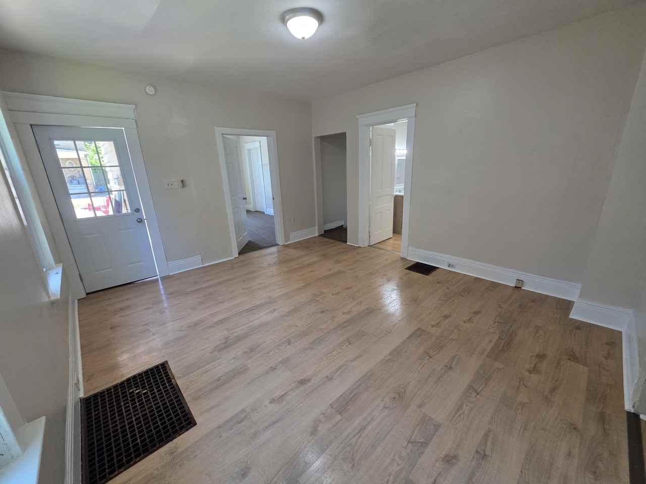 342 W 25th St 1st Fl #1 - Photo 3 of 10