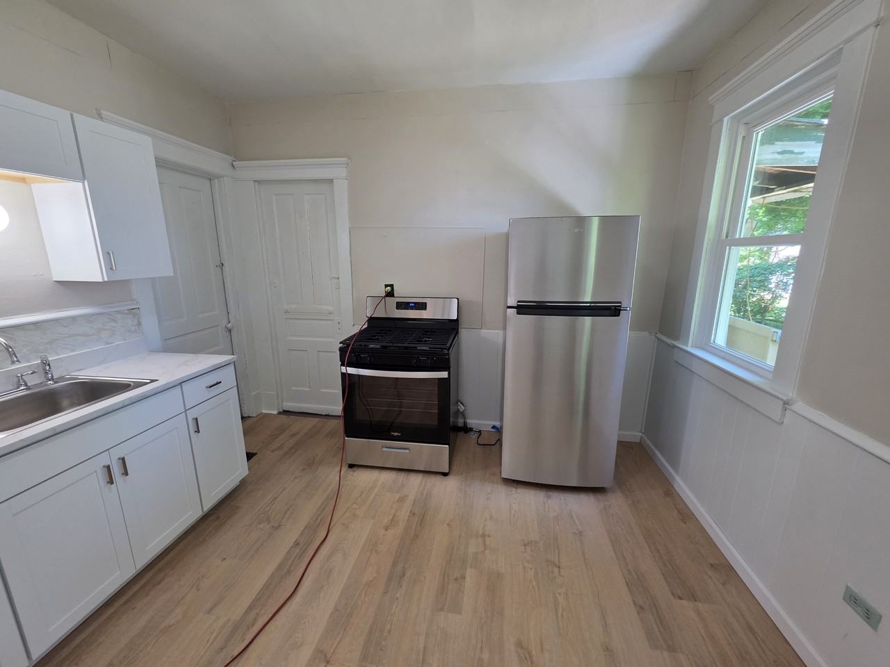 342 W 25th St 1st Fl #1 - Photo 6 of 10