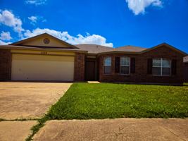 featured image of 5208 Bridle Dr #1