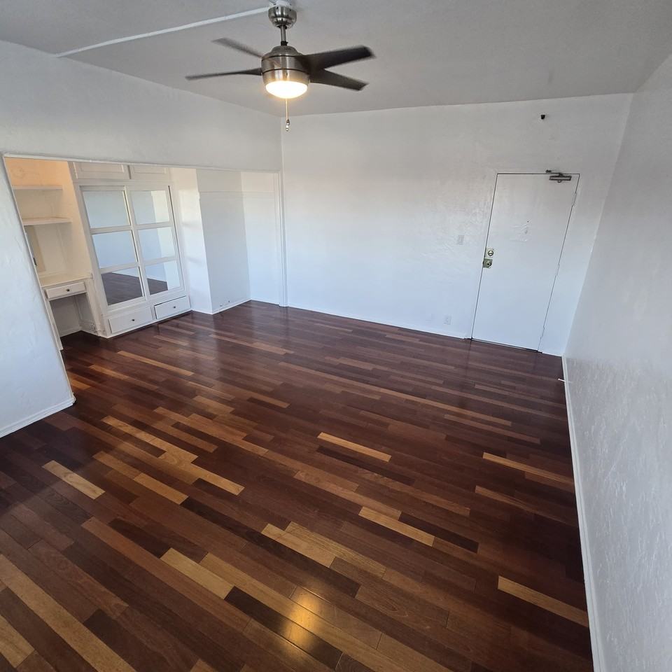 1848 North Gramercy Place #404 - Photo 3 of 6