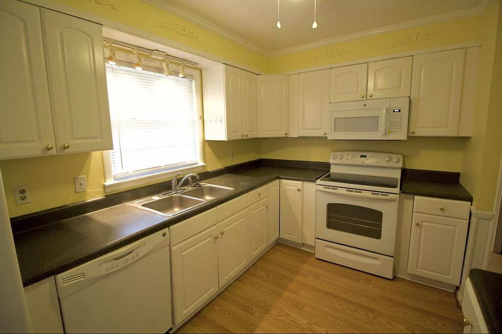 7821 Sagebrook Rd #1 - Photo 6 of 19