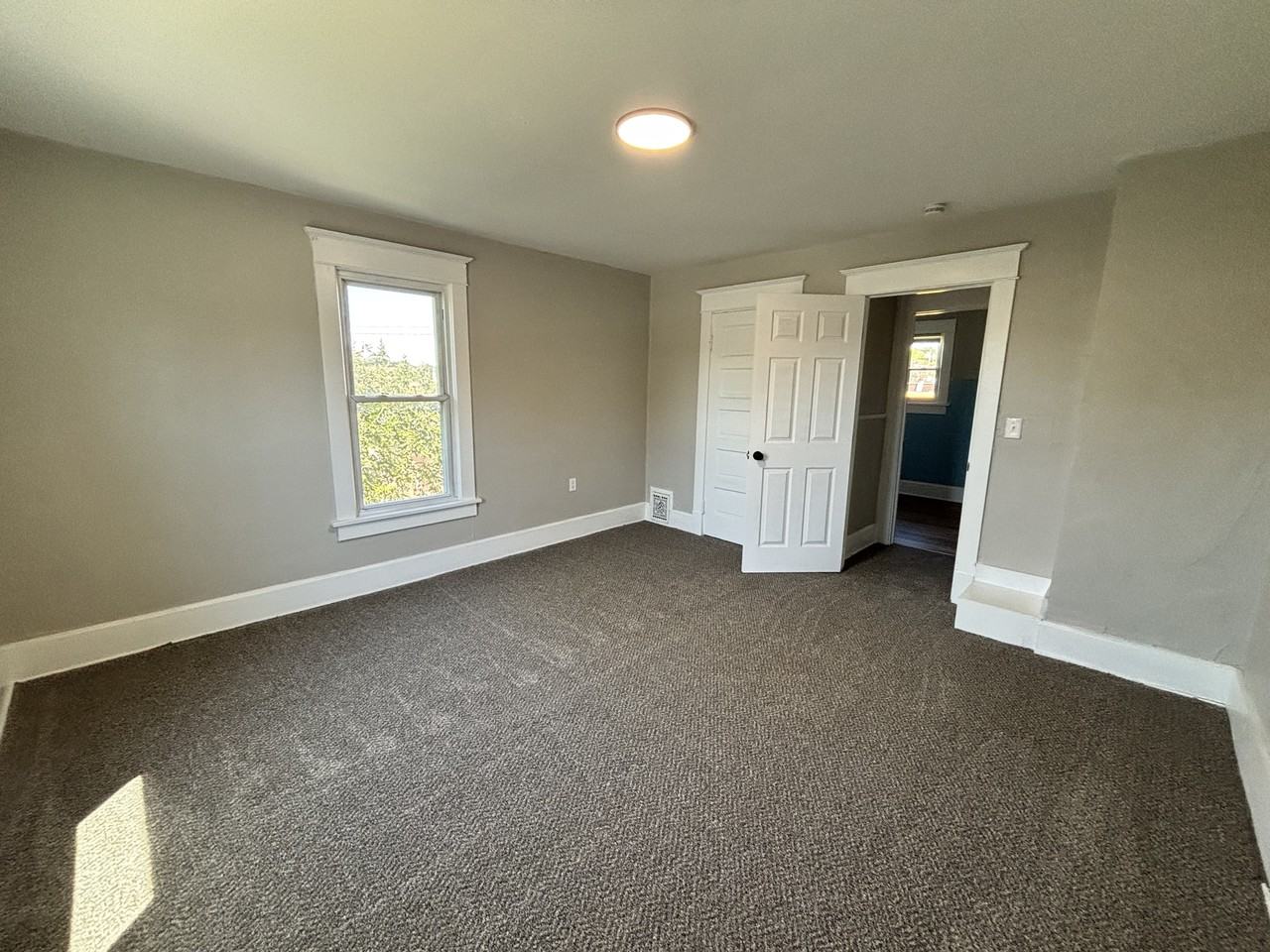 351 1st St Se #1 - Photo 4 of 10