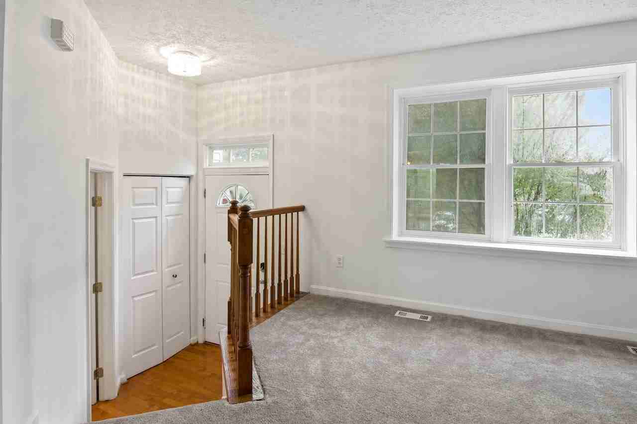 302 Ridgecrest Ct #1 - Photo 3 of 11