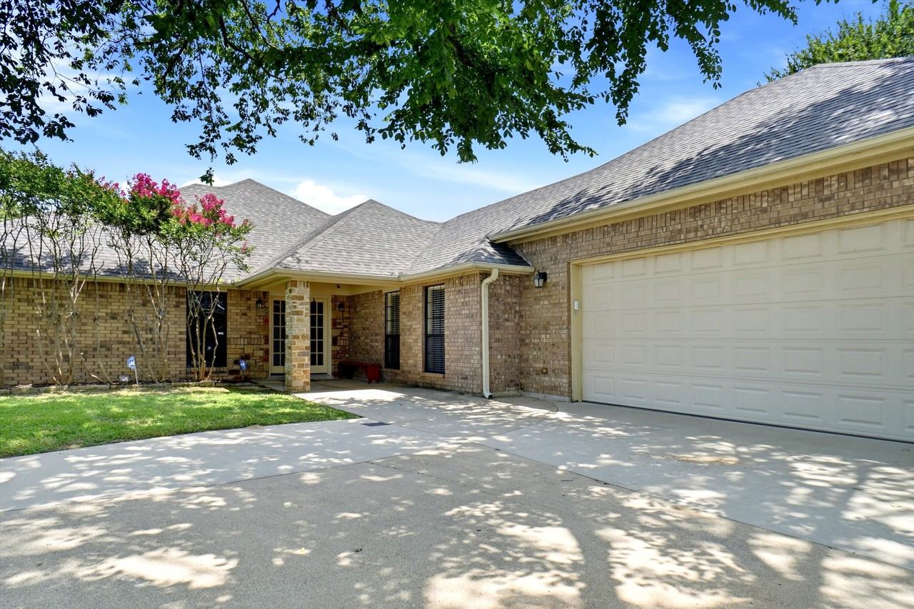 2412 Emerald Cir #1 - Photo 2 of 40
