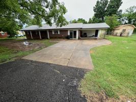 featured image of 309 Stadium Dr #1