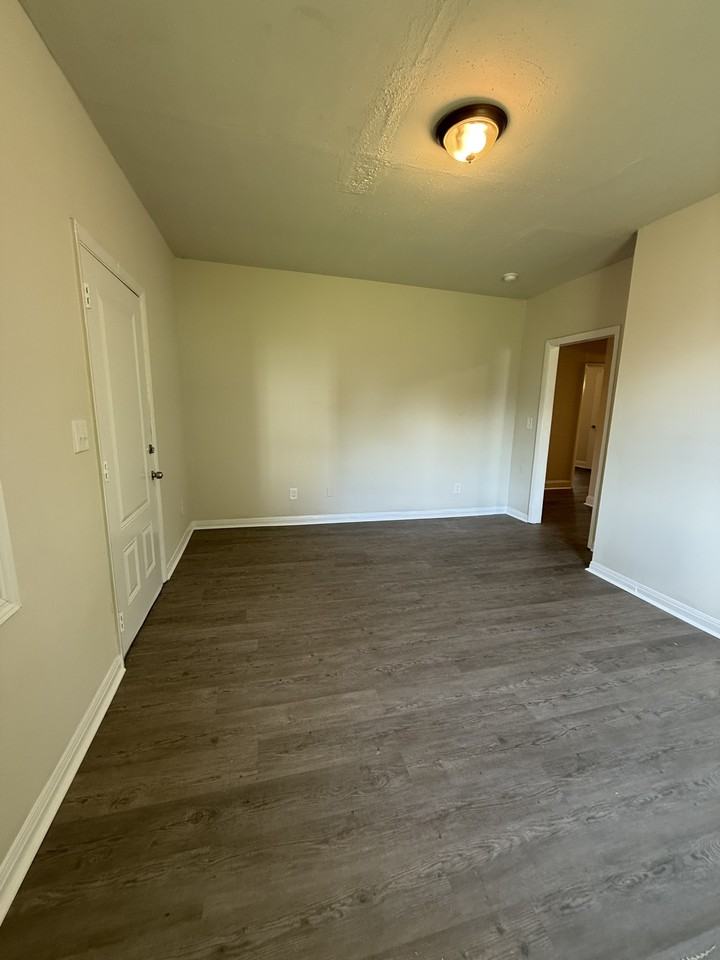 4616 12th Ave N #1 - Photo 6 of 12