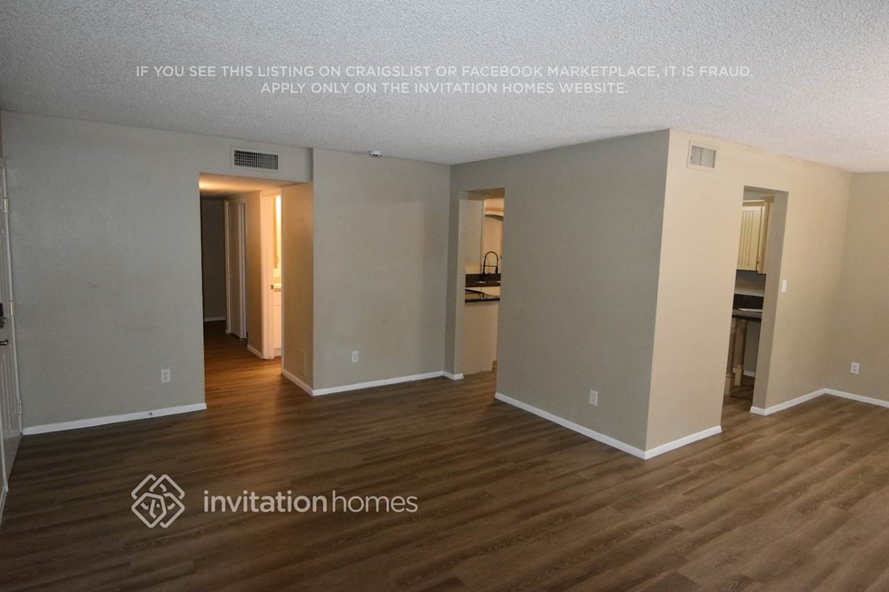 2301 W Waltann Ln - Photo 3 of 24