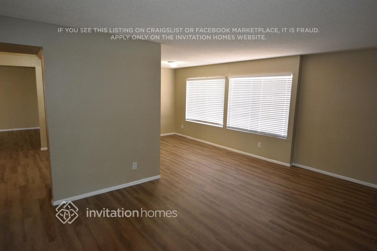 2301 W Waltann Ln - Photo 4 of 24