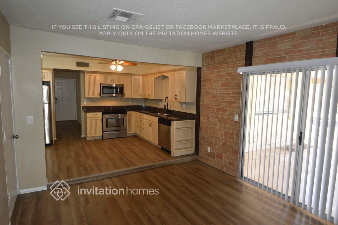 2301 W Waltann Ln - Photo 6 of 24
