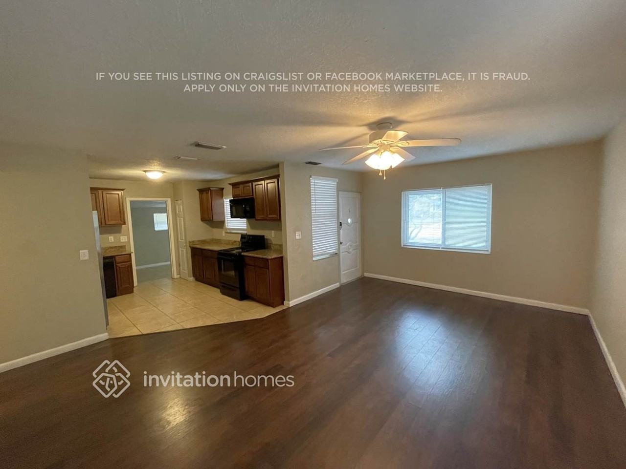 939 Lakewood Ave - Photo 2 of 13